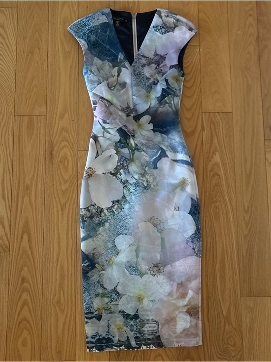 Ted Baker Dresses & Skirts - Ted Baker Floral Midi Dress in Blue and White flowered pattern